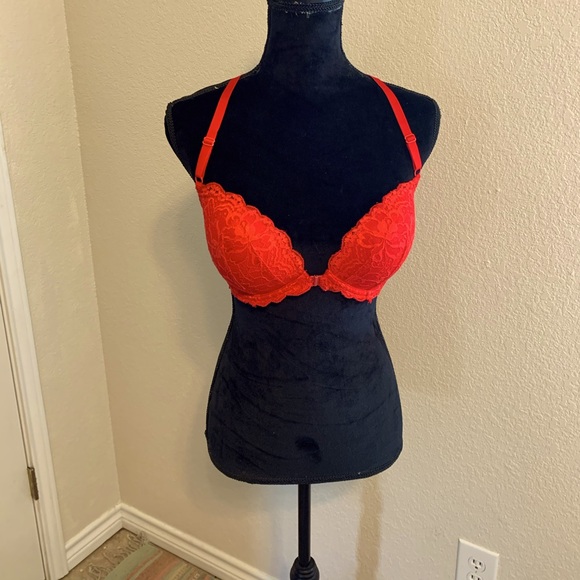 Victoria’s Secret Bra, red lace high back. - Picture 4 of 12